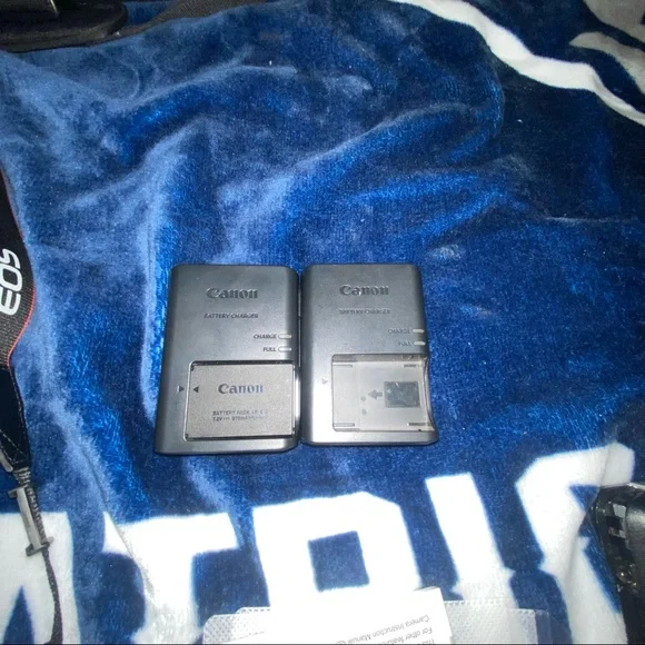 Canon Rebel SL1 kit w/ 24 megapixel, 2 options of the lenses, 2 chargers